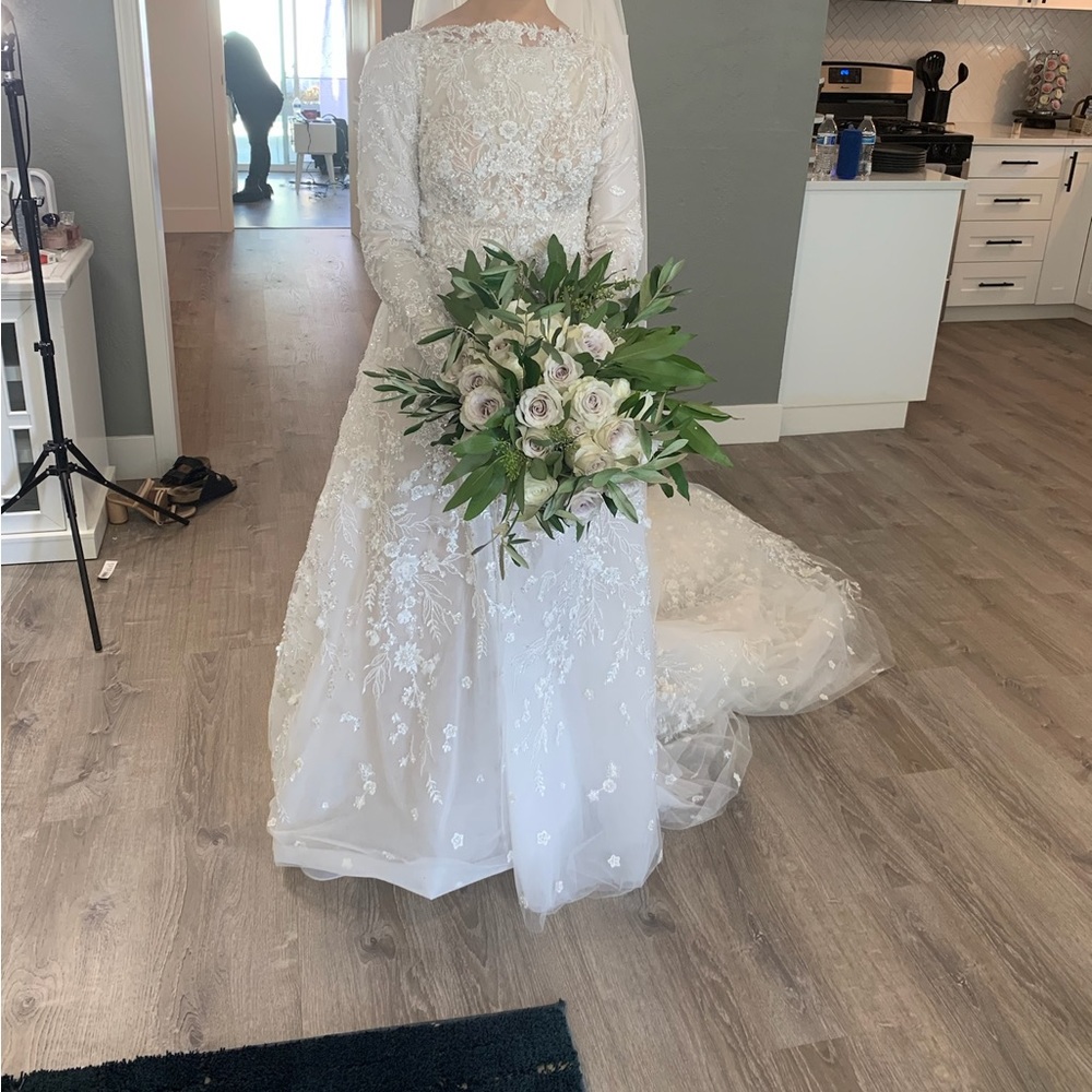Calla blanche Heidi wedding dress - Picture 2 of 10